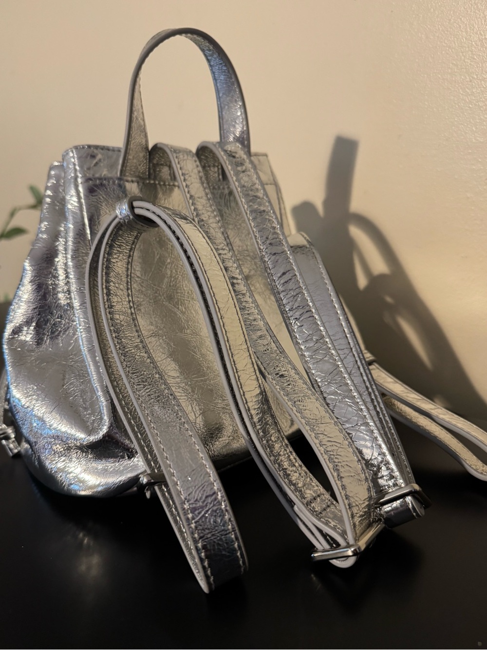 Brandon Blackwood Midori Bag - Cracked Silver Metallic Leather Drawstring Bag - Picture 3 of 4